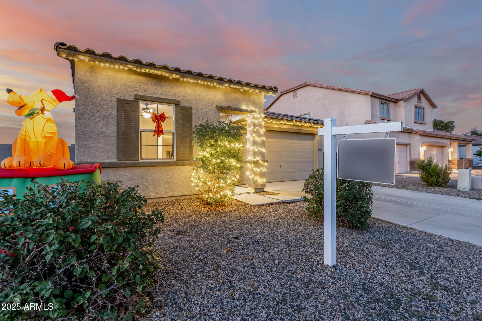 1630 E PRICKLY PEAR Place