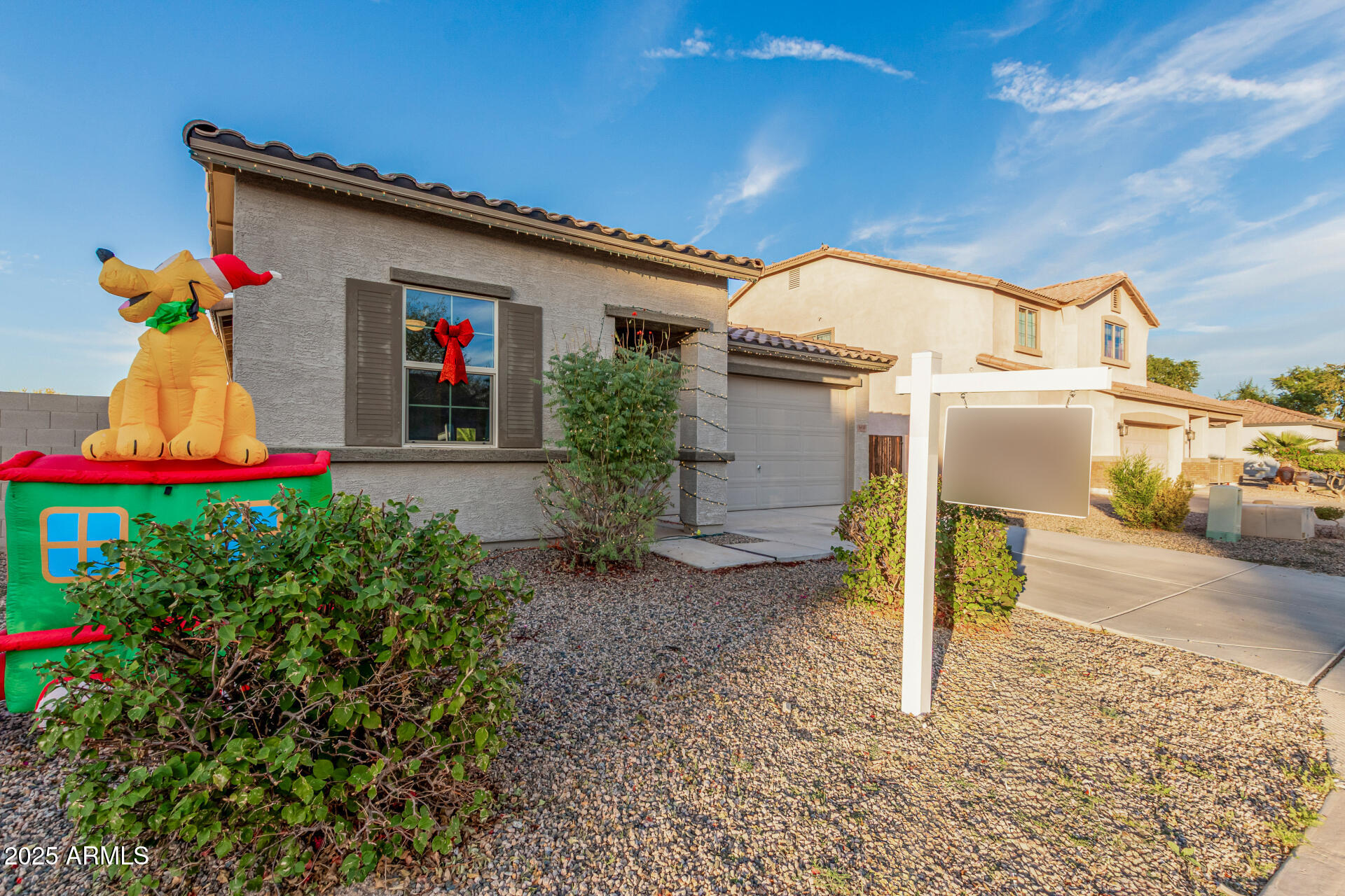 1630 E PRICKLY PEAR Place