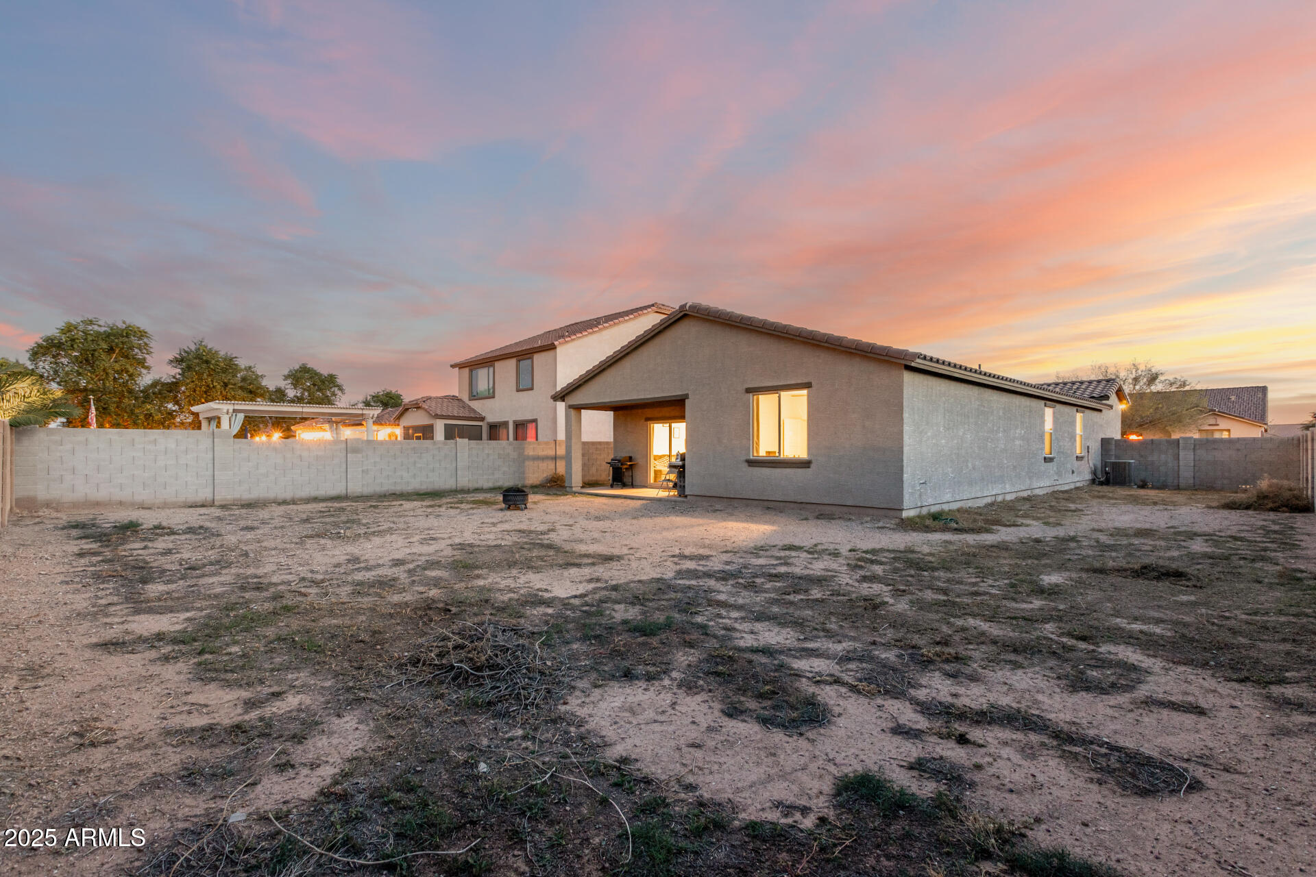 1630 E PRICKLY PEAR Place