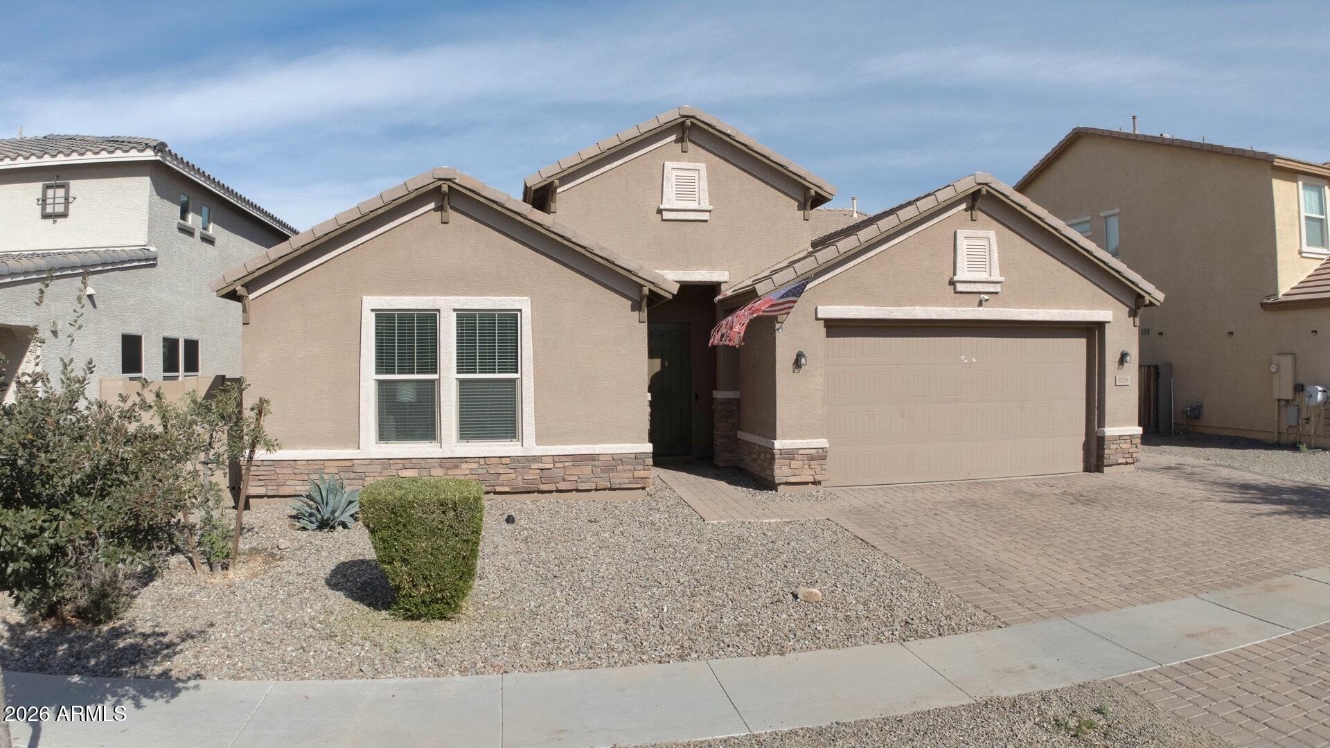 5218 W LYDIA Lane