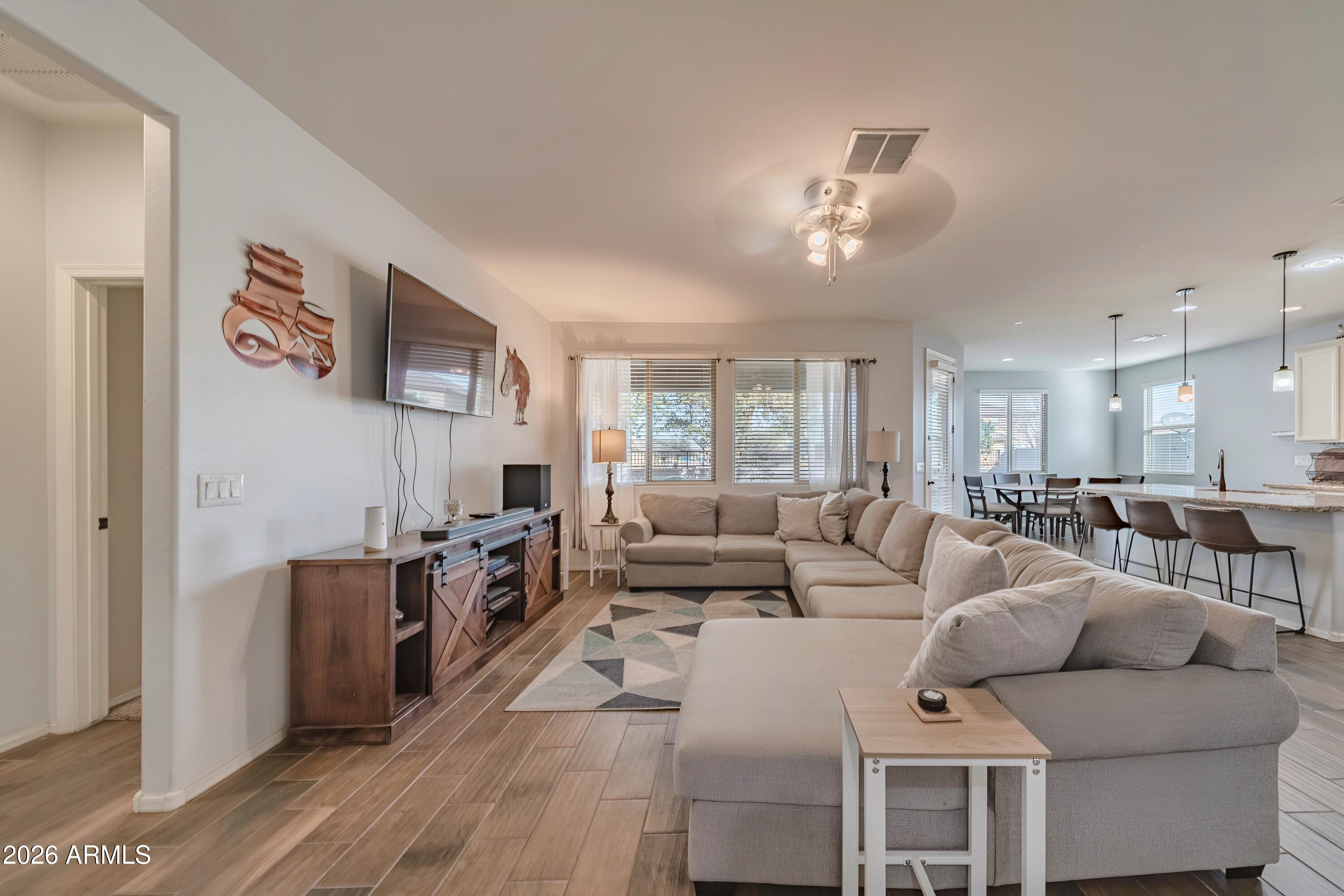 5218 W LYDIA Lane