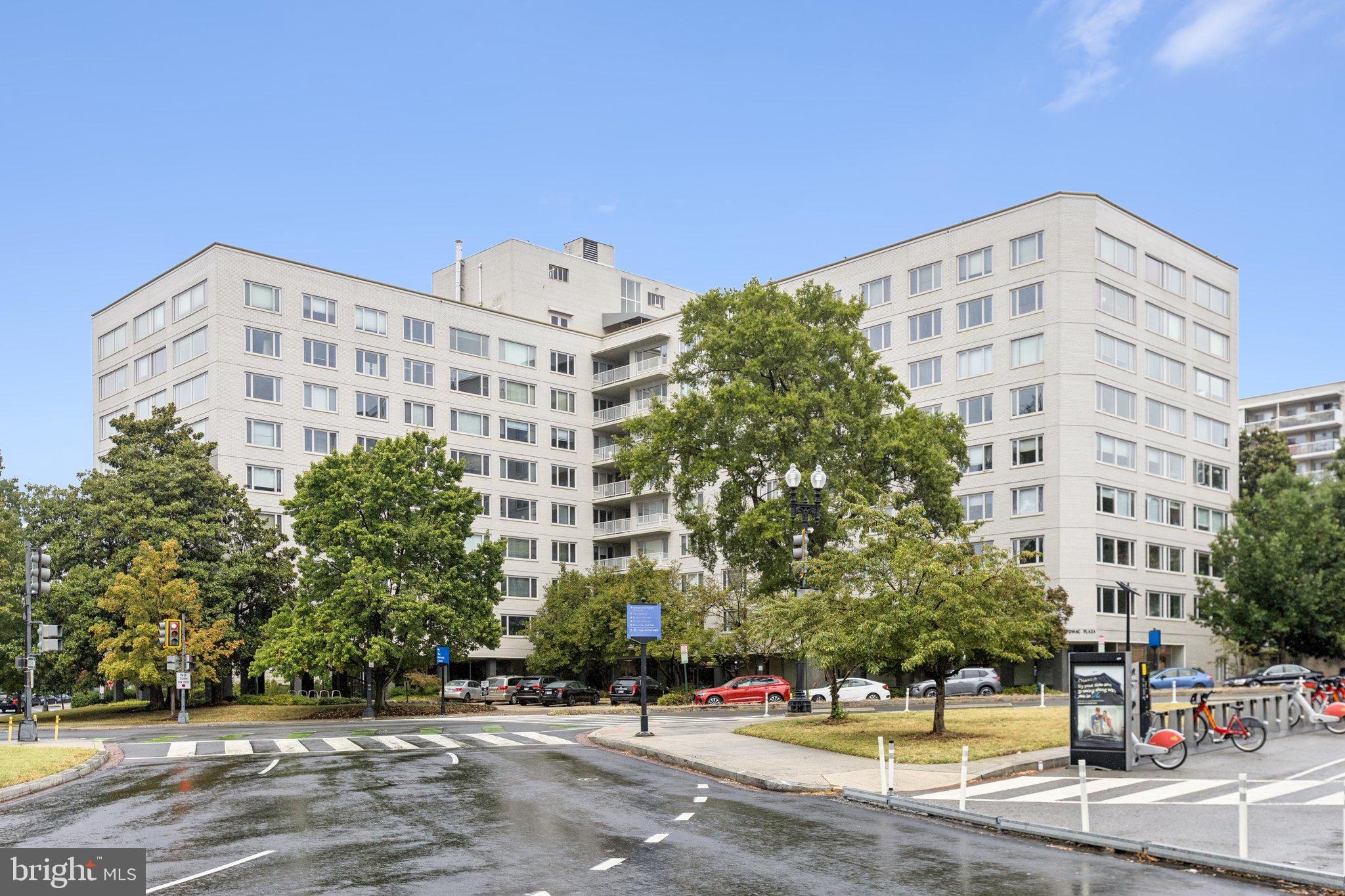 2475 VIRGINIA AVENUE NW 828
