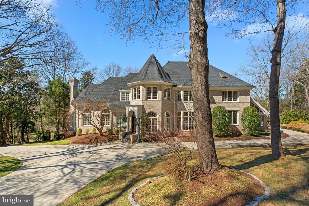 10947 Martingale Ct