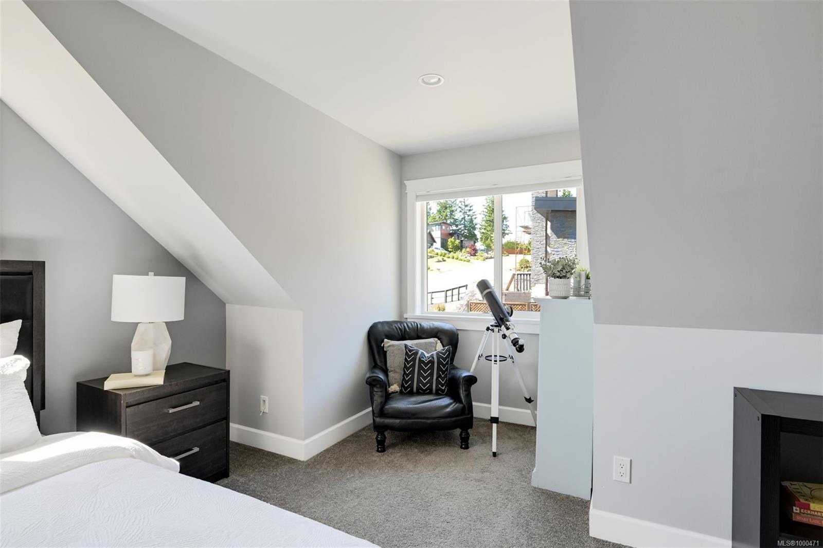 856 Hayden Pl