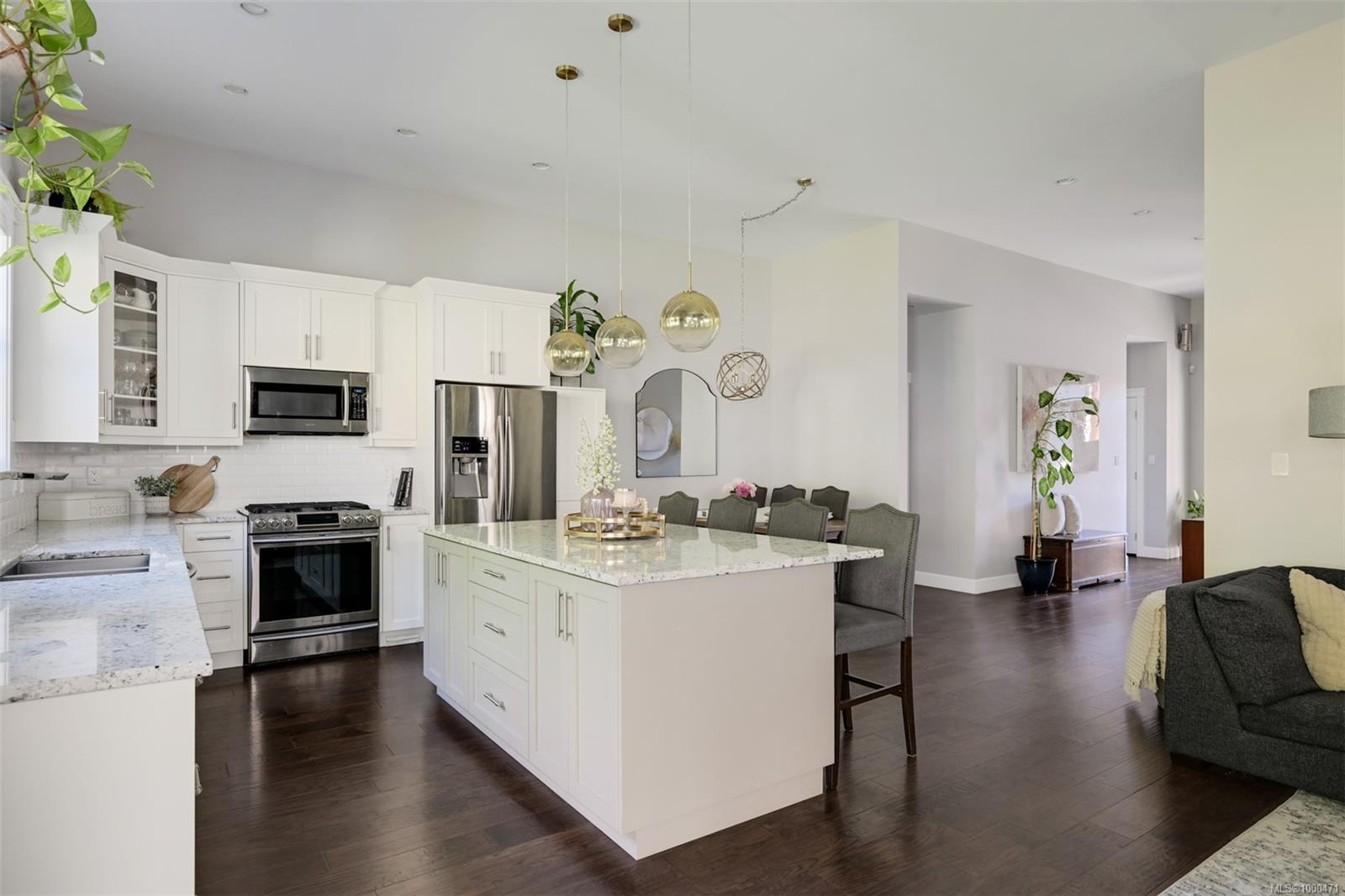 856 Hayden Pl