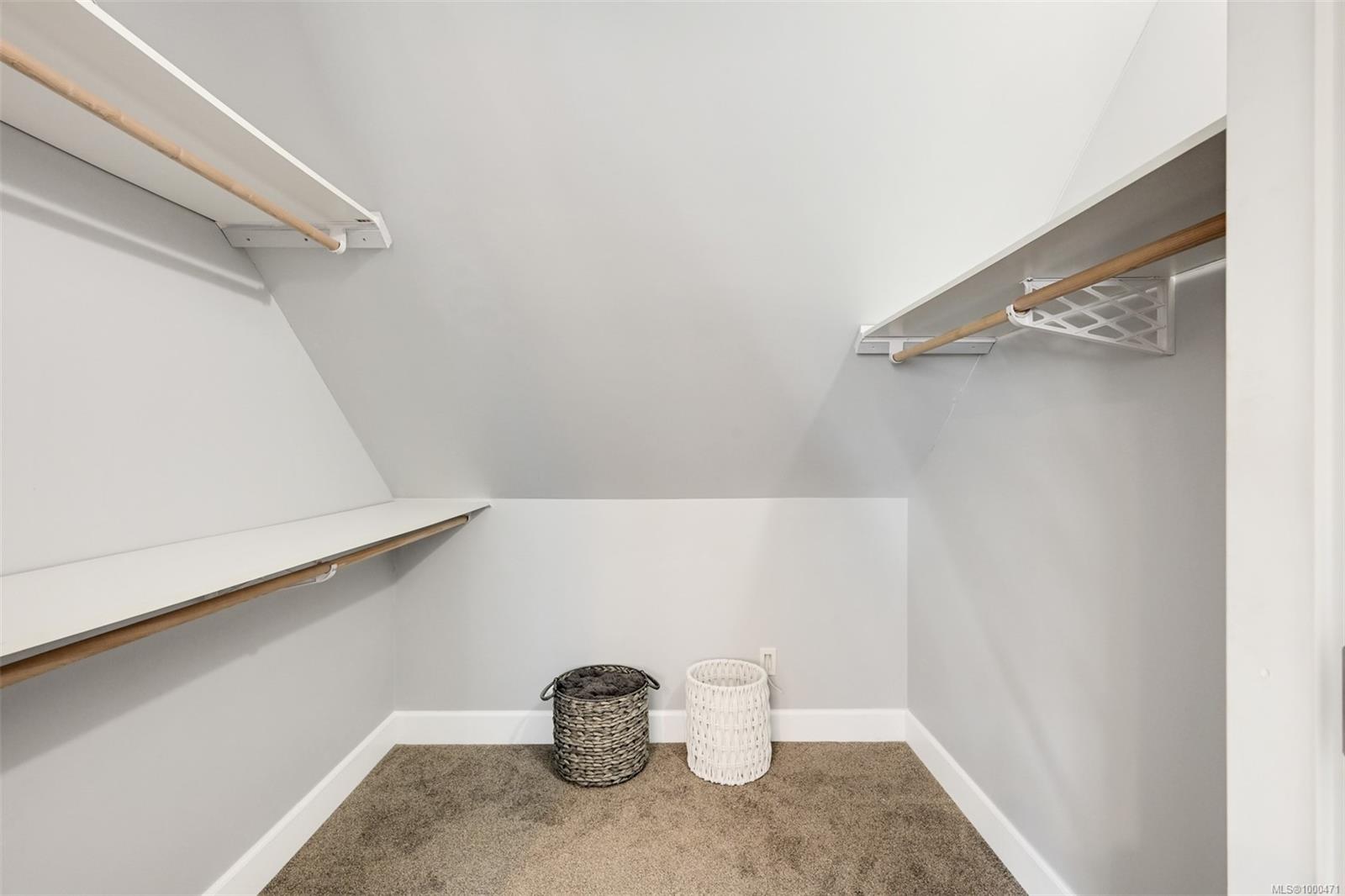 856 Hayden Pl
