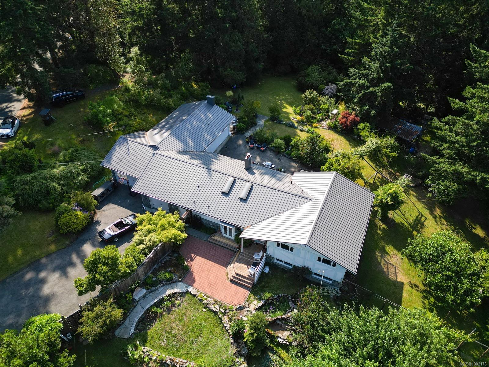 630 Senanus Dr