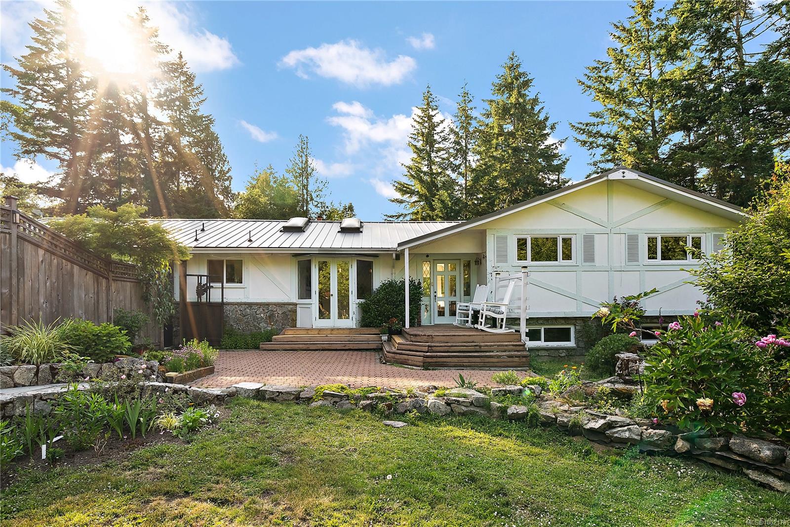 630 Senanus Dr