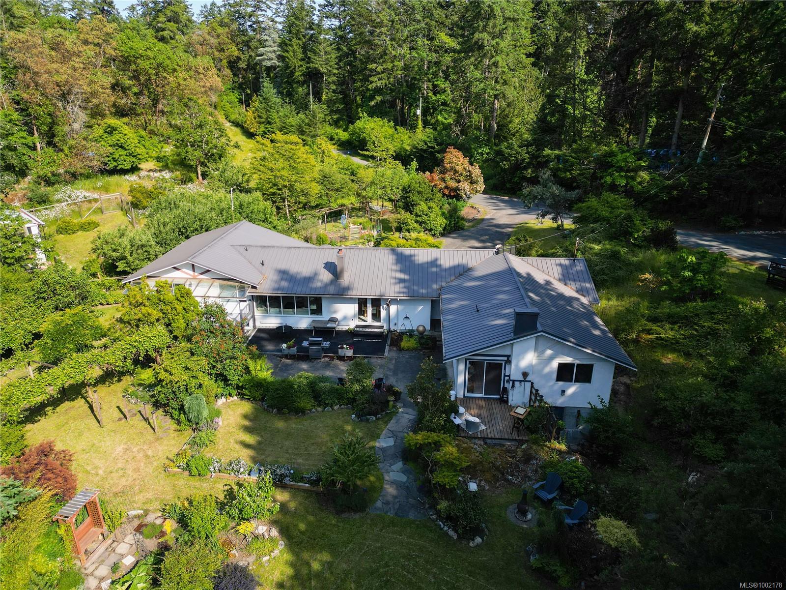630 Senanus Dr