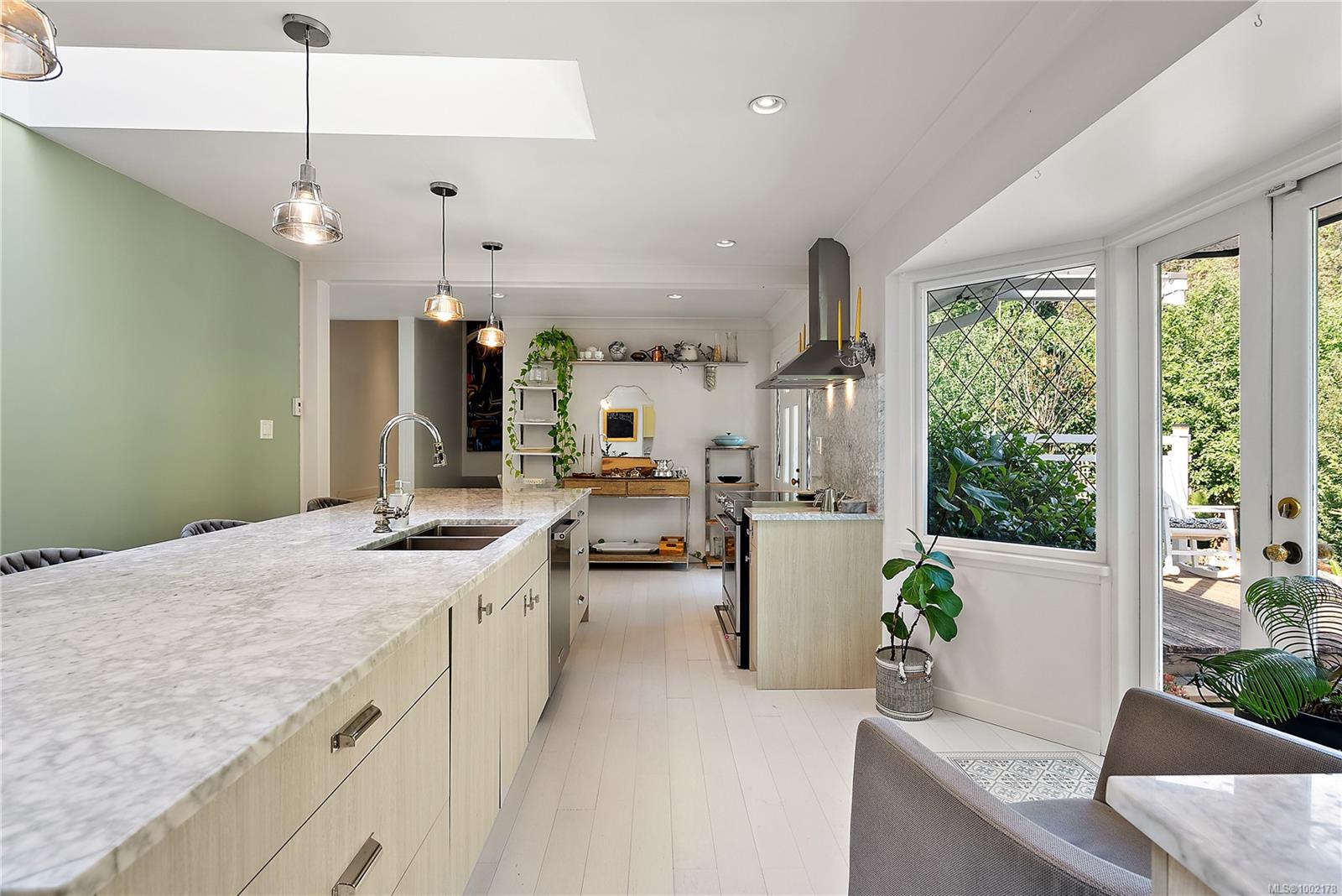 630 Senanus Dr