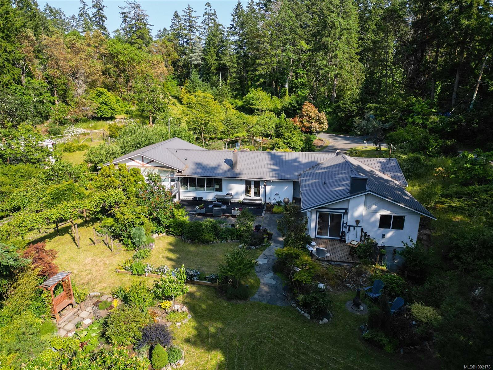 630 Senanus Dr