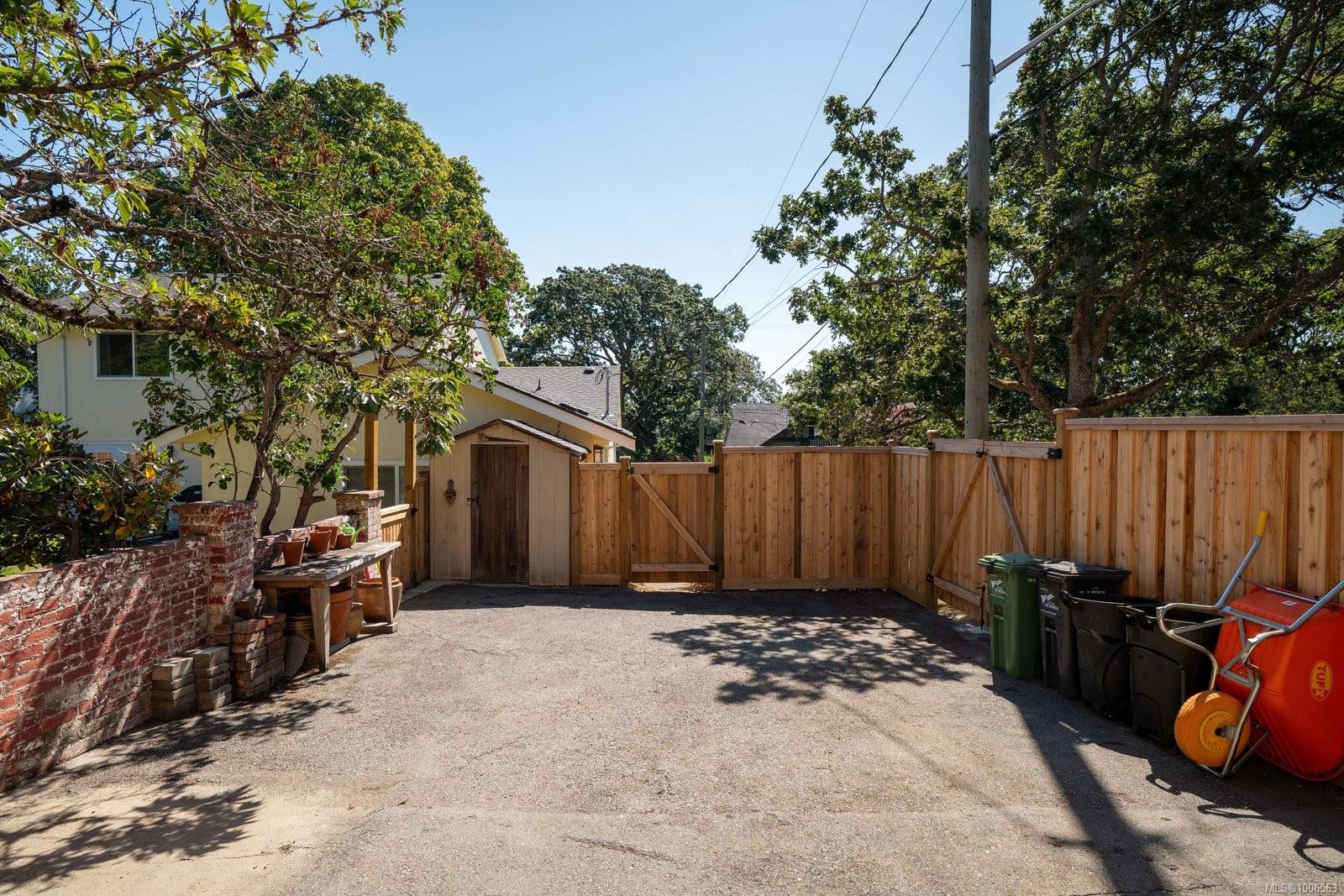 900 Richmond Ave