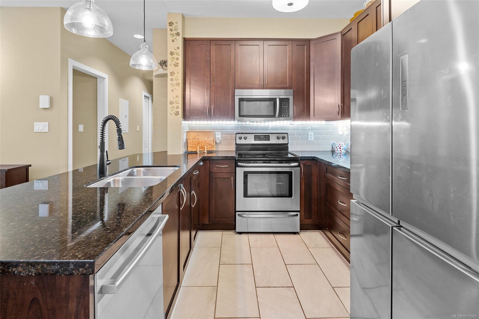 608 Fairway Ave # 108