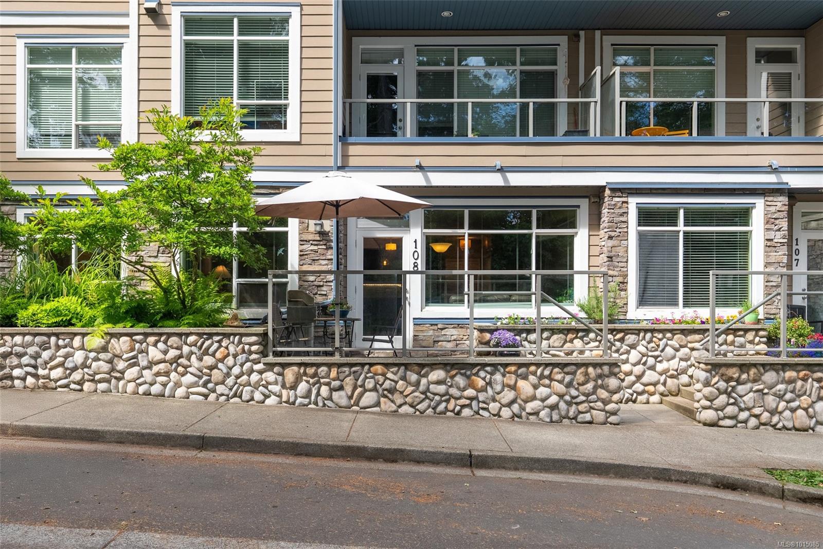 608 Fairway Ave # 108