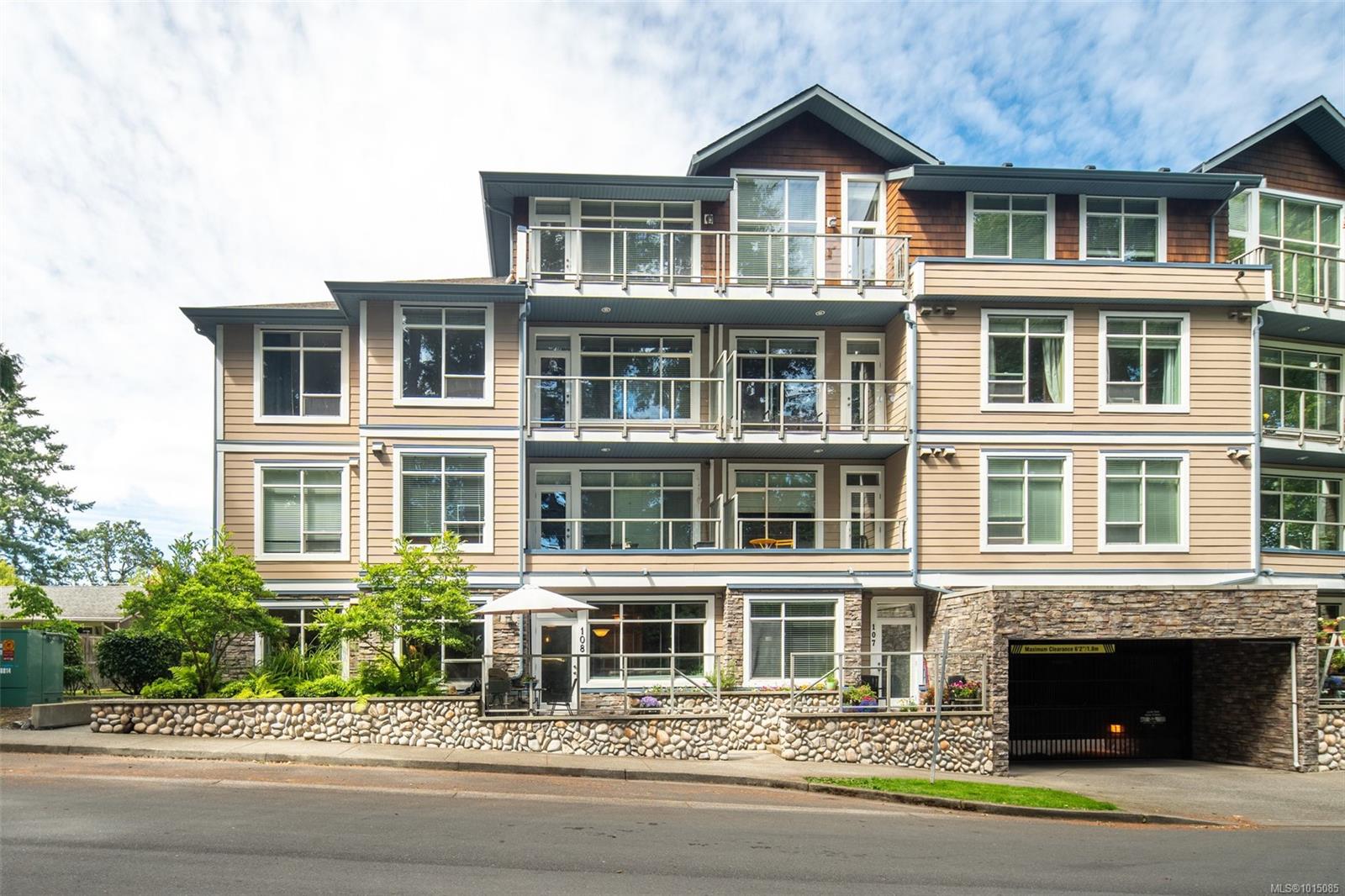 608 Fairway Ave # 108