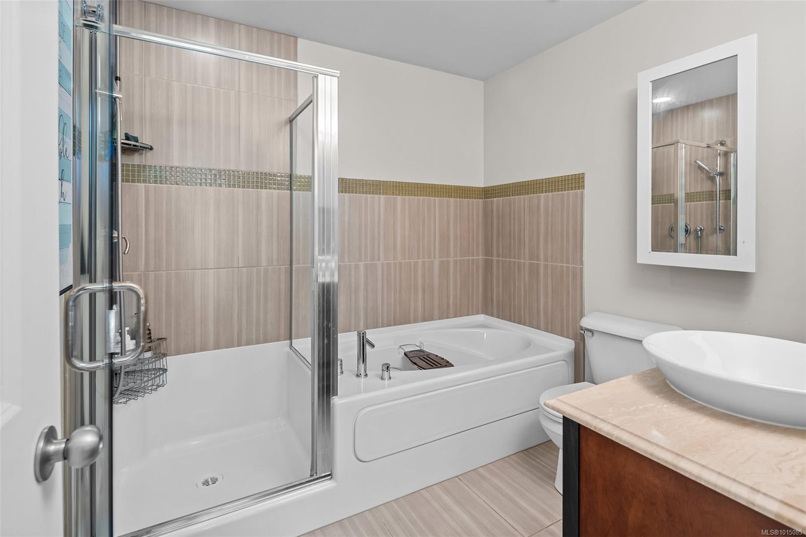 608 Fairway Ave # 108