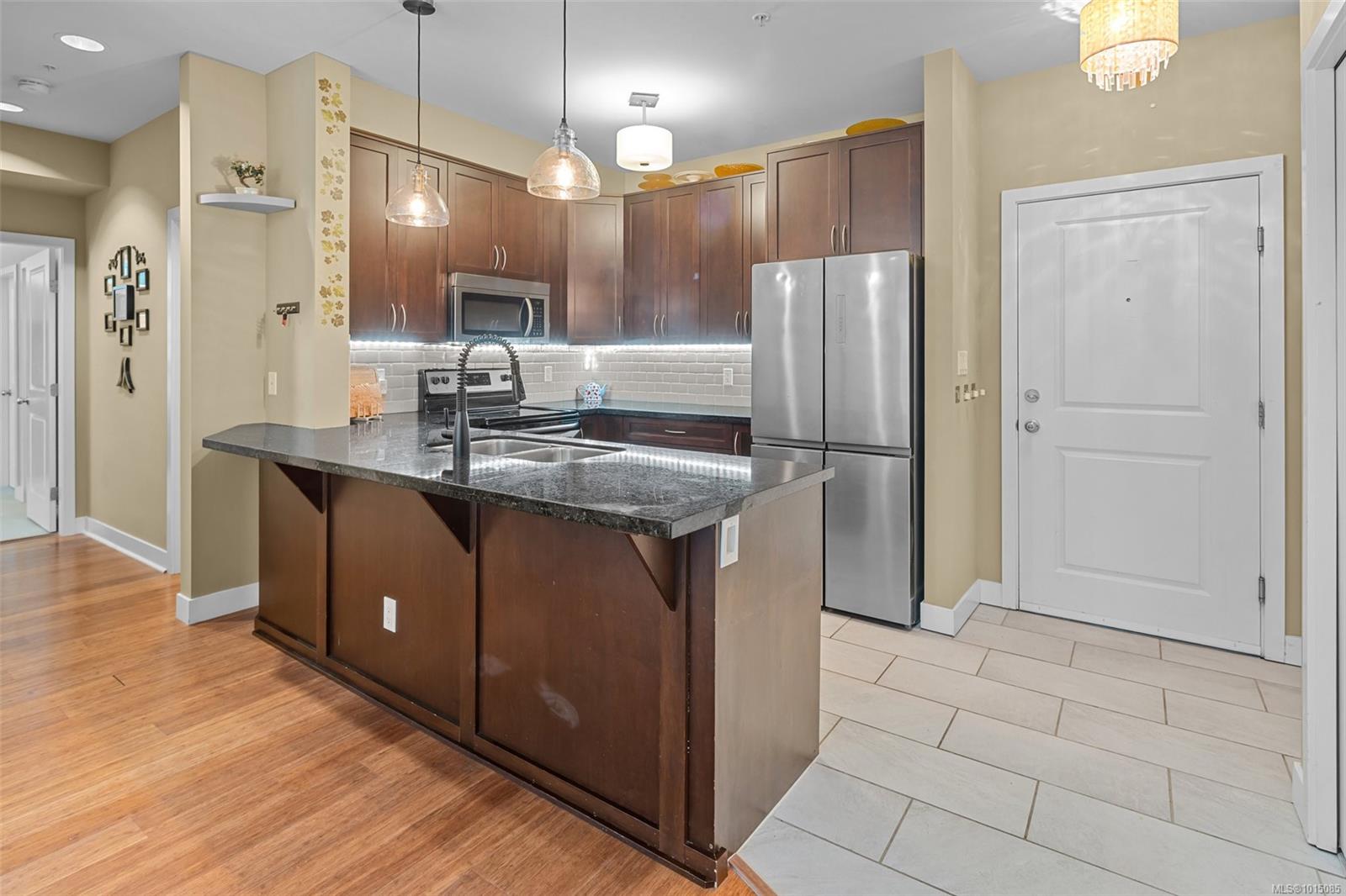 608 Fairway Ave # 108