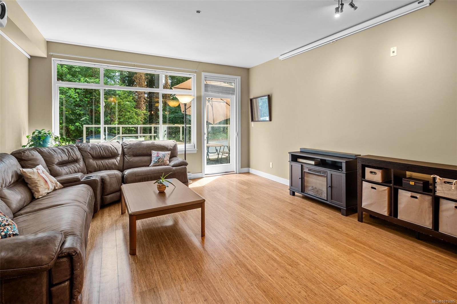 608 Fairway Ave # 108