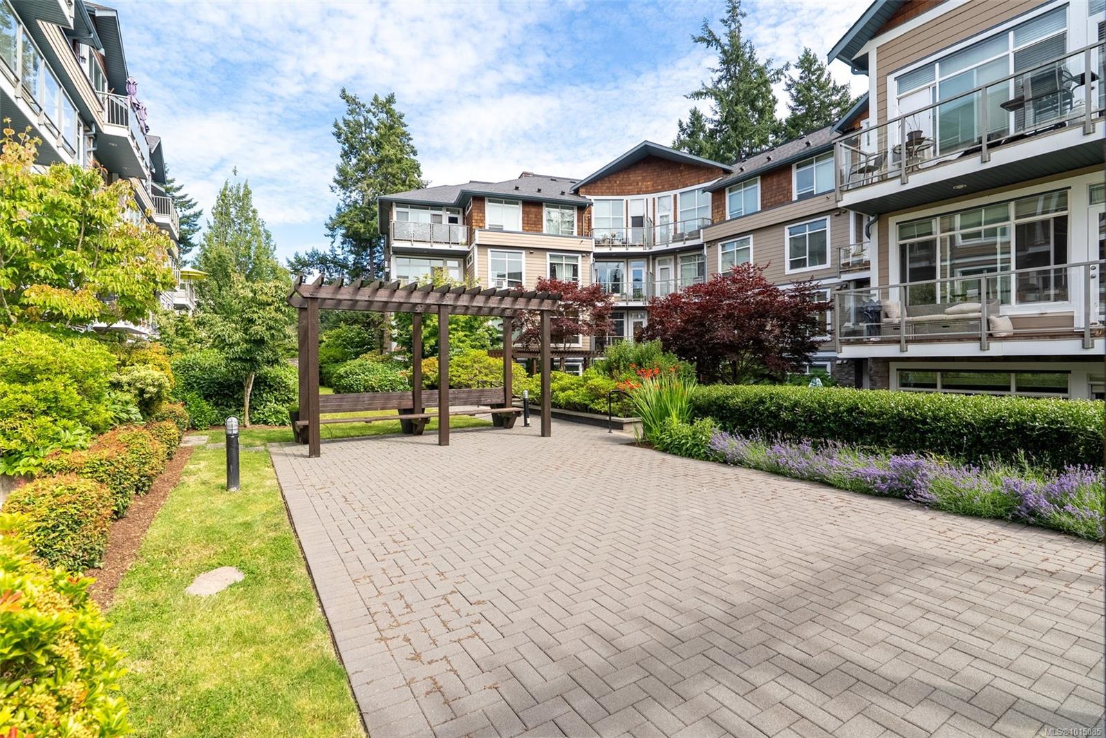 608 Fairway Ave # 108