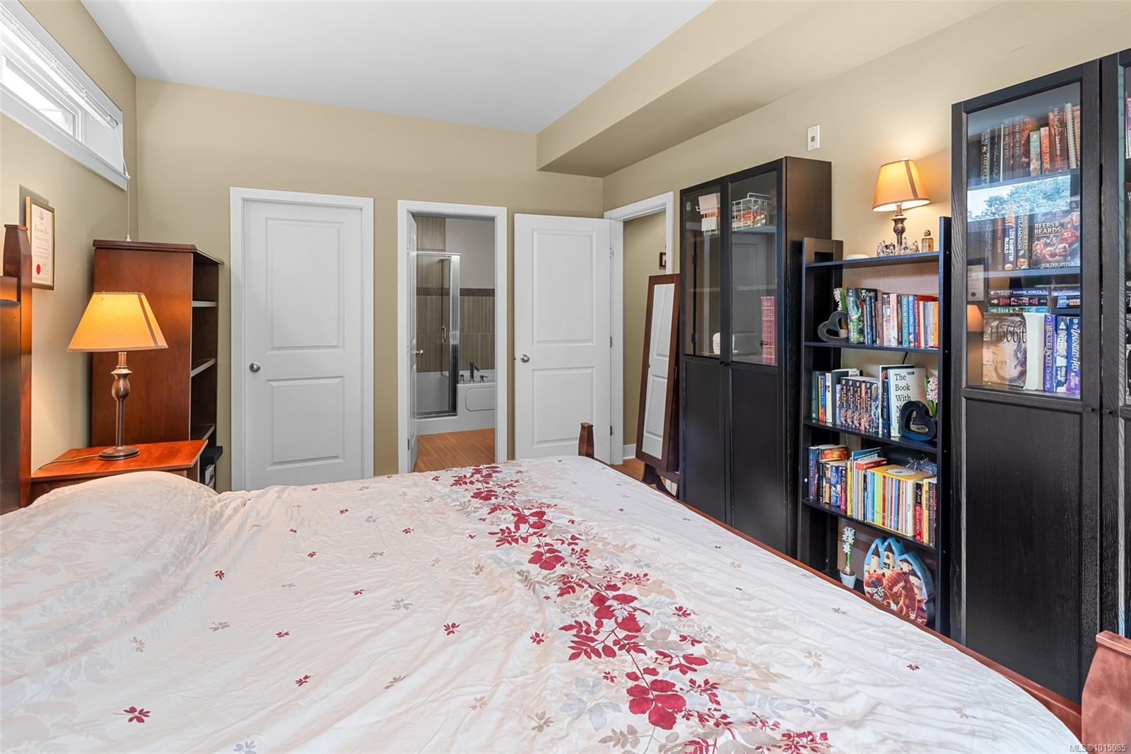 608 Fairway Ave # 108
