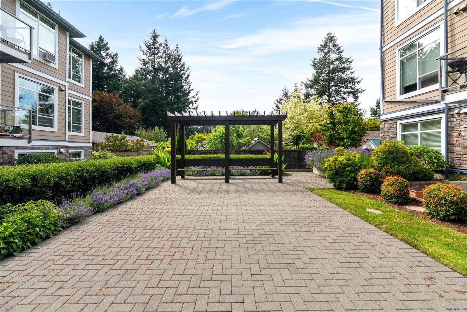 608 Fairway Ave # 108