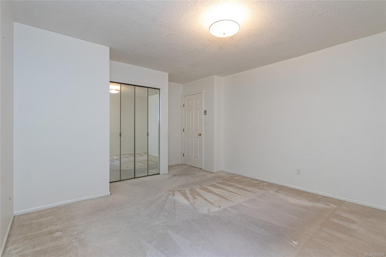 5110 Cordova Bay Rd # 41