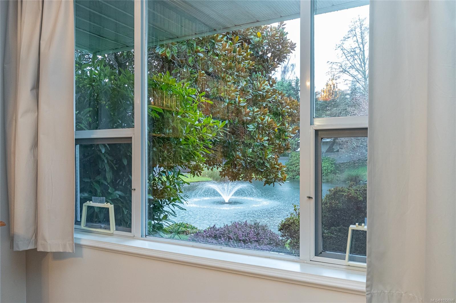 5110 Cordova Bay Rd # 41