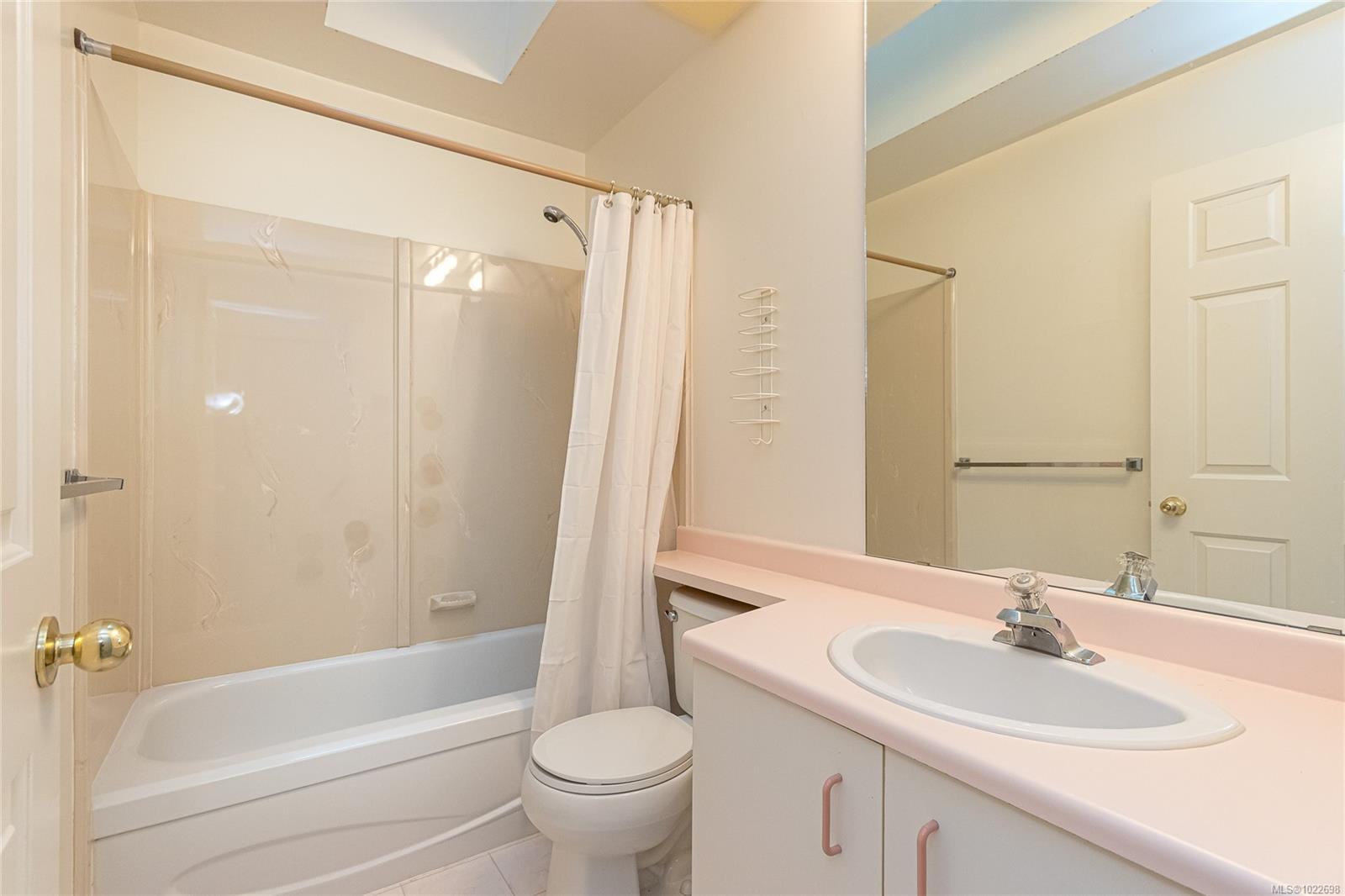 5110 Cordova Bay Rd # 41