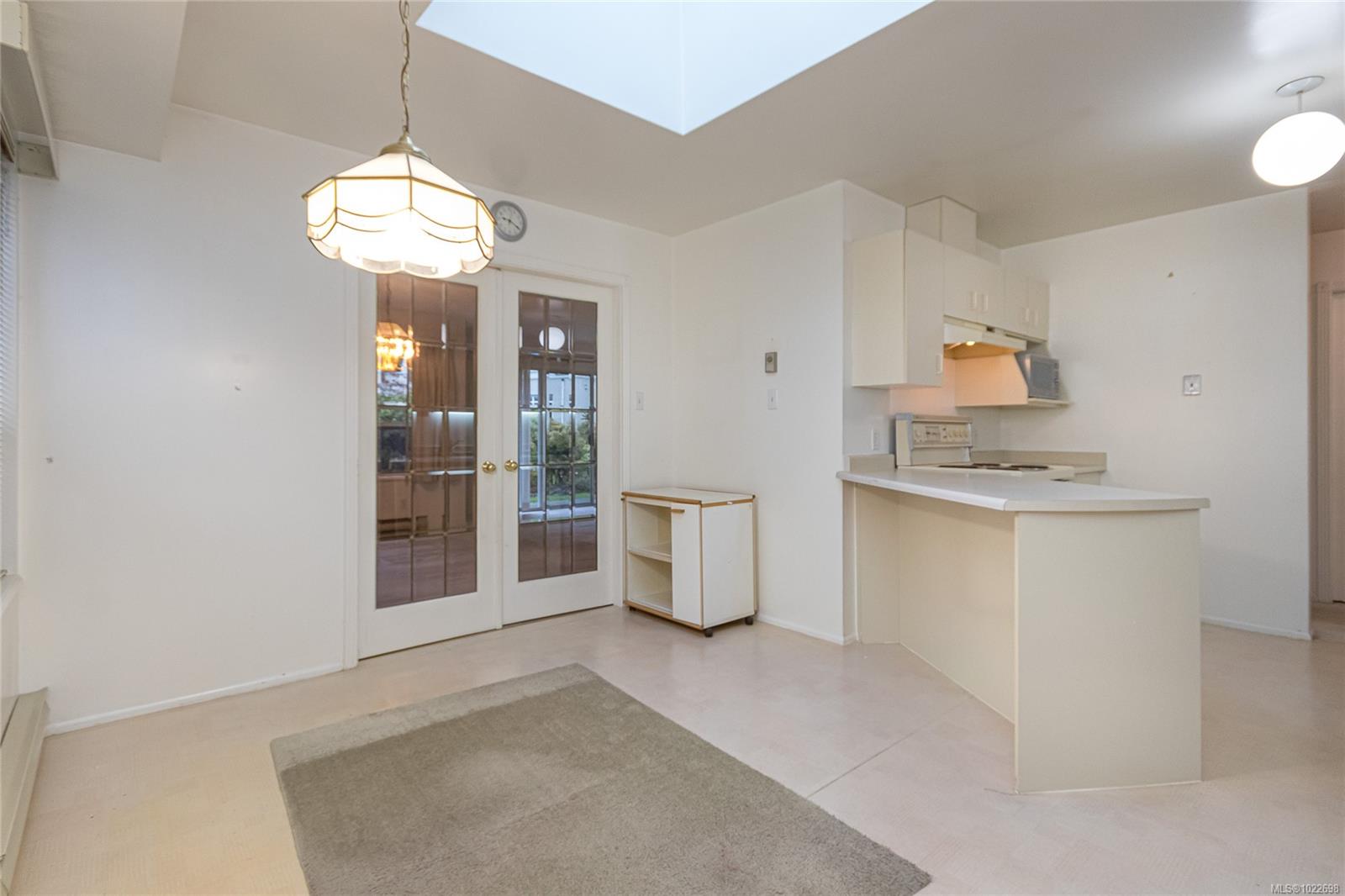 5110 Cordova Bay Rd # 41