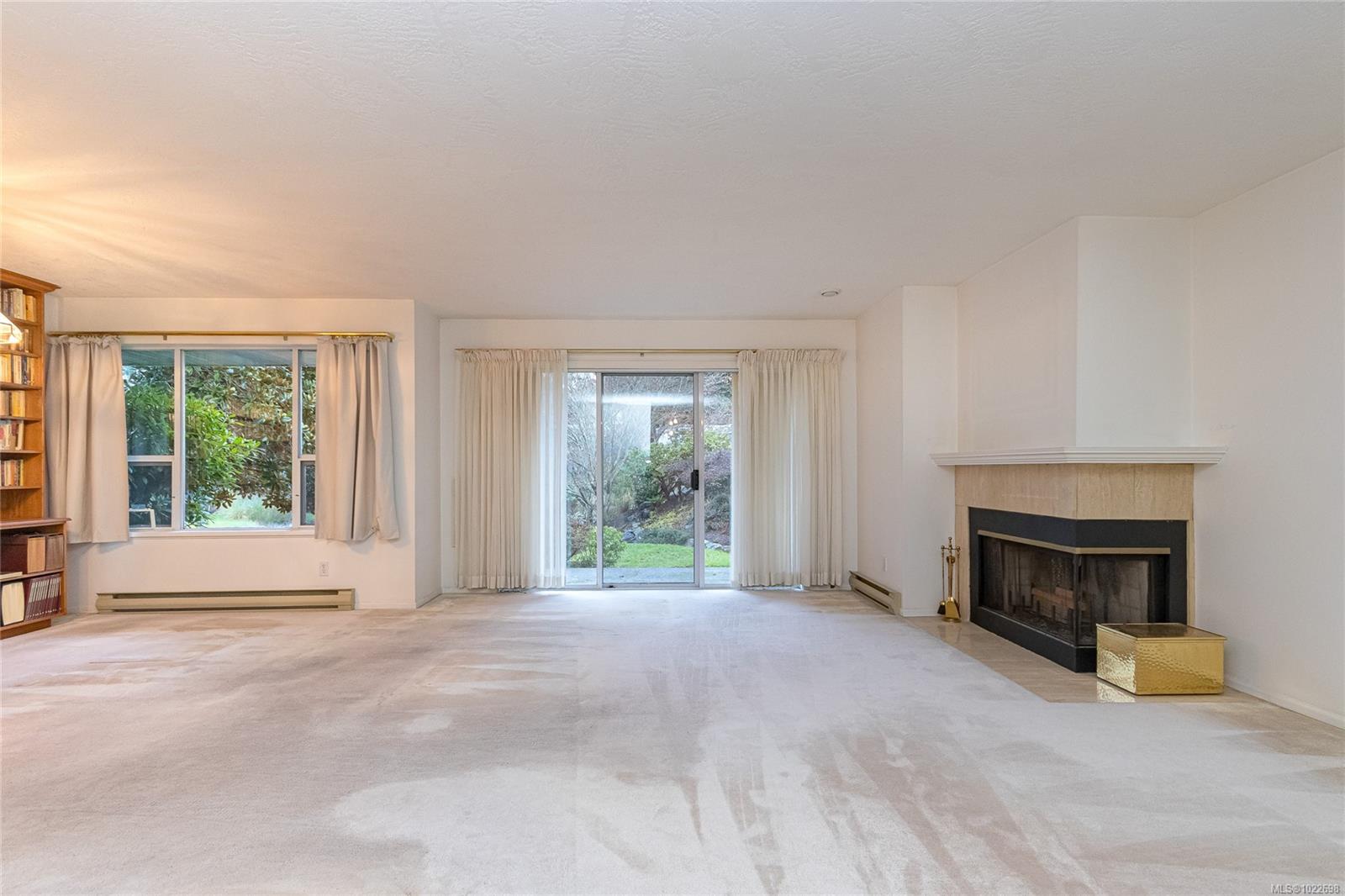 5110 Cordova Bay Rd # 41