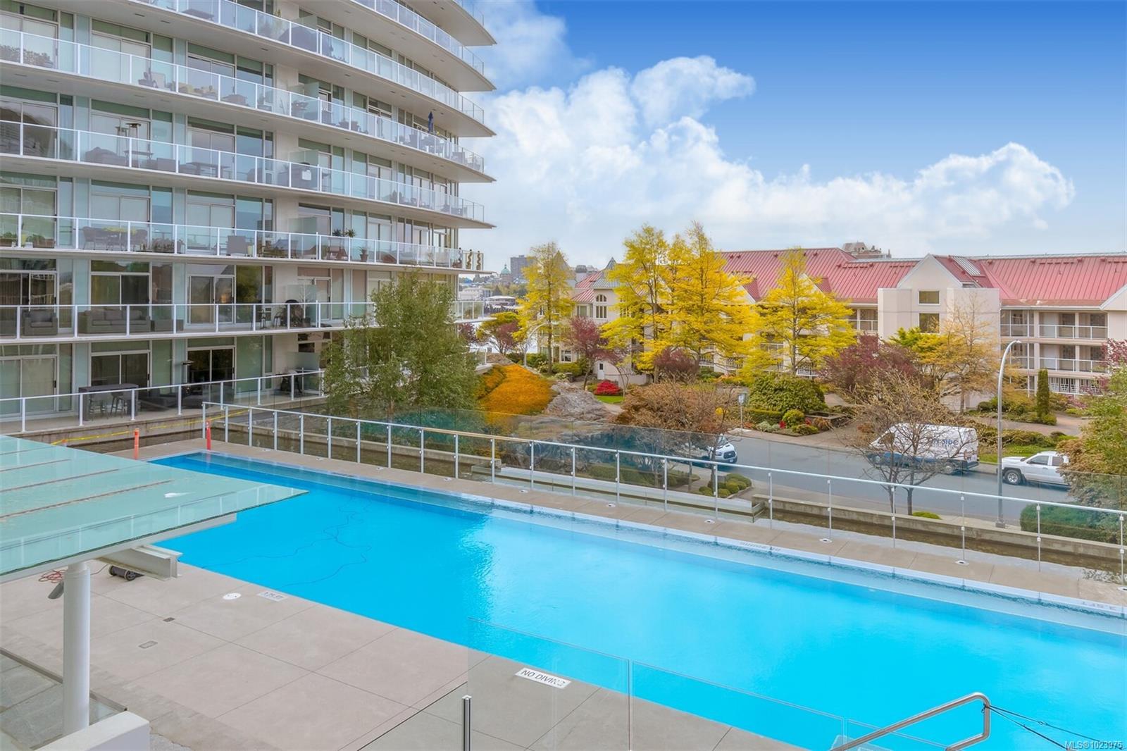 68 SONGHEES Rd #216