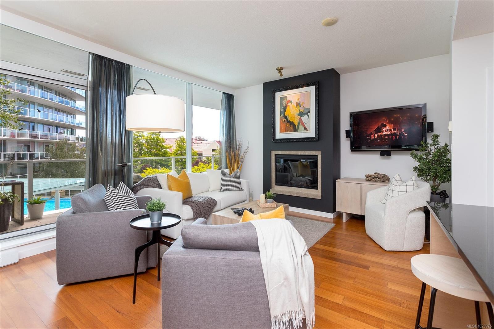 68 SONGHEES Rd #216
