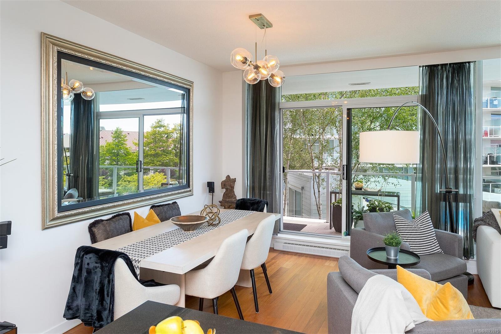 68 SONGHEES Rd #216