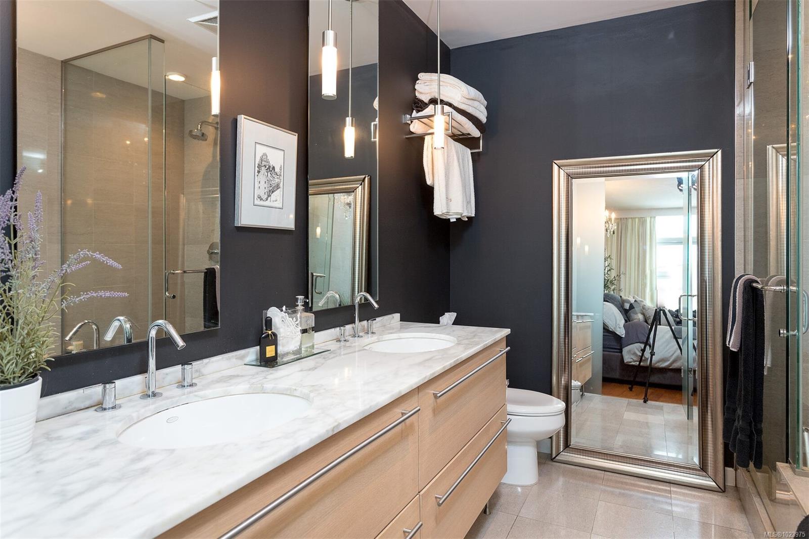 68 SONGHEES Rd #216