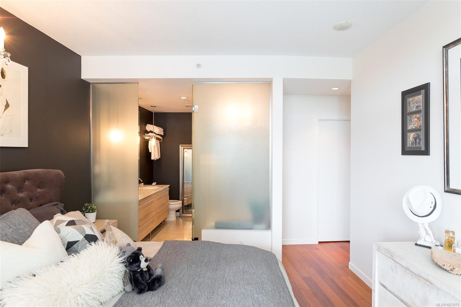68 SONGHEES Rd #216