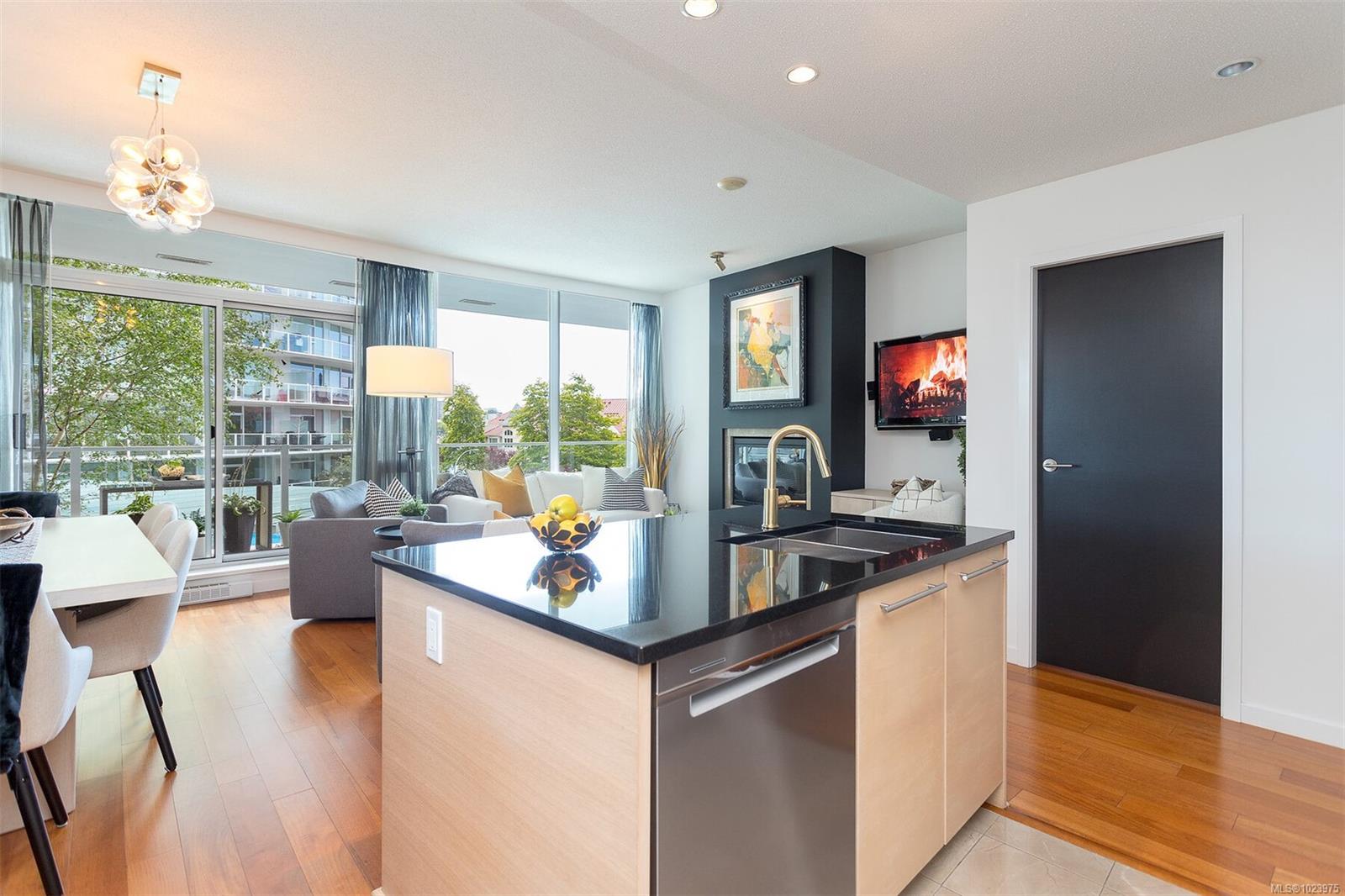 68 SONGHEES Rd #216