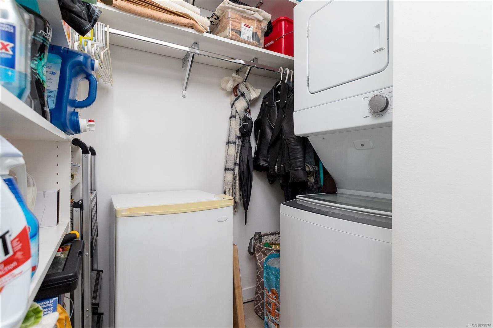 68 SONGHEES Rd #216