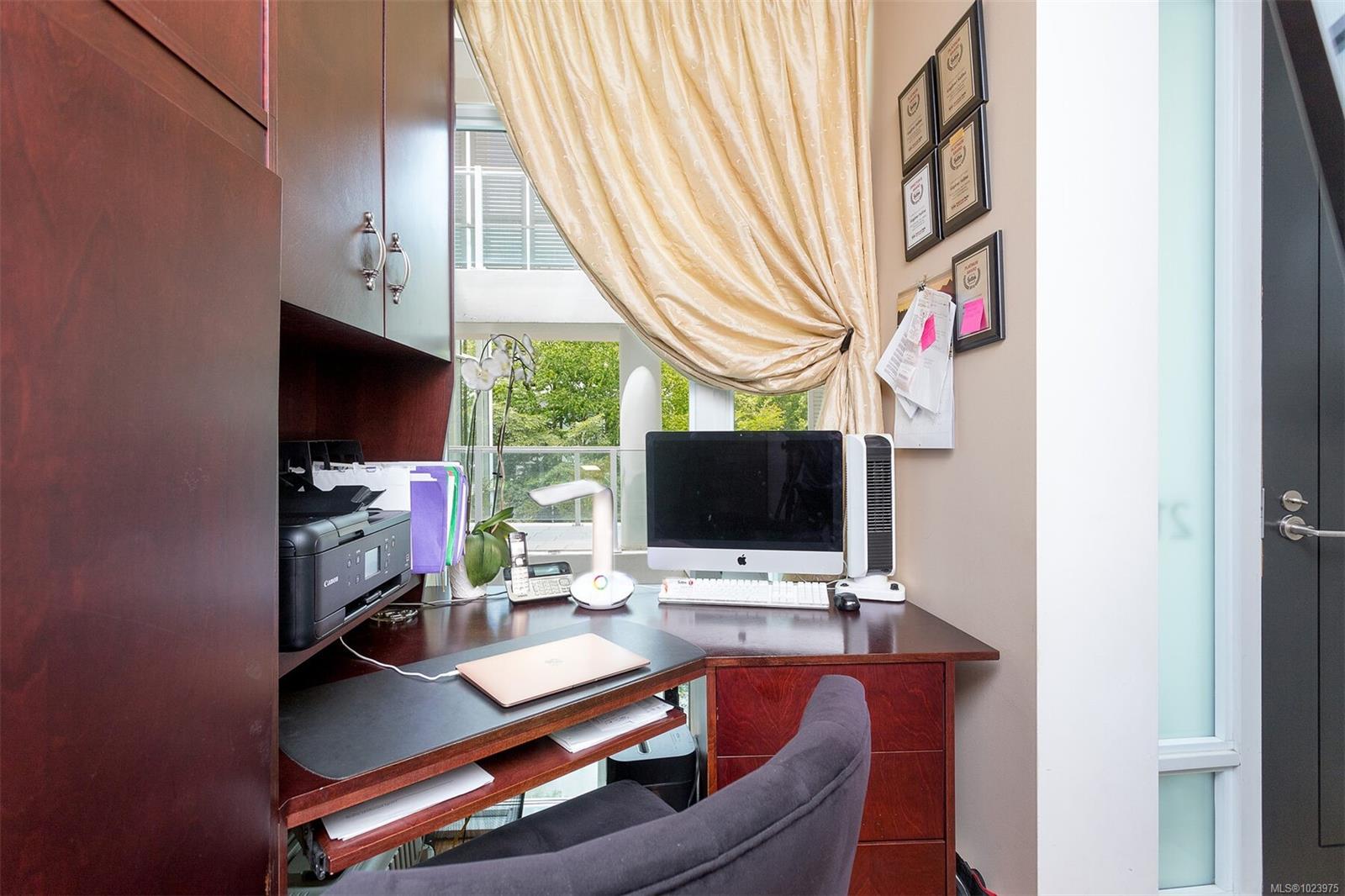 68 SONGHEES Rd #216