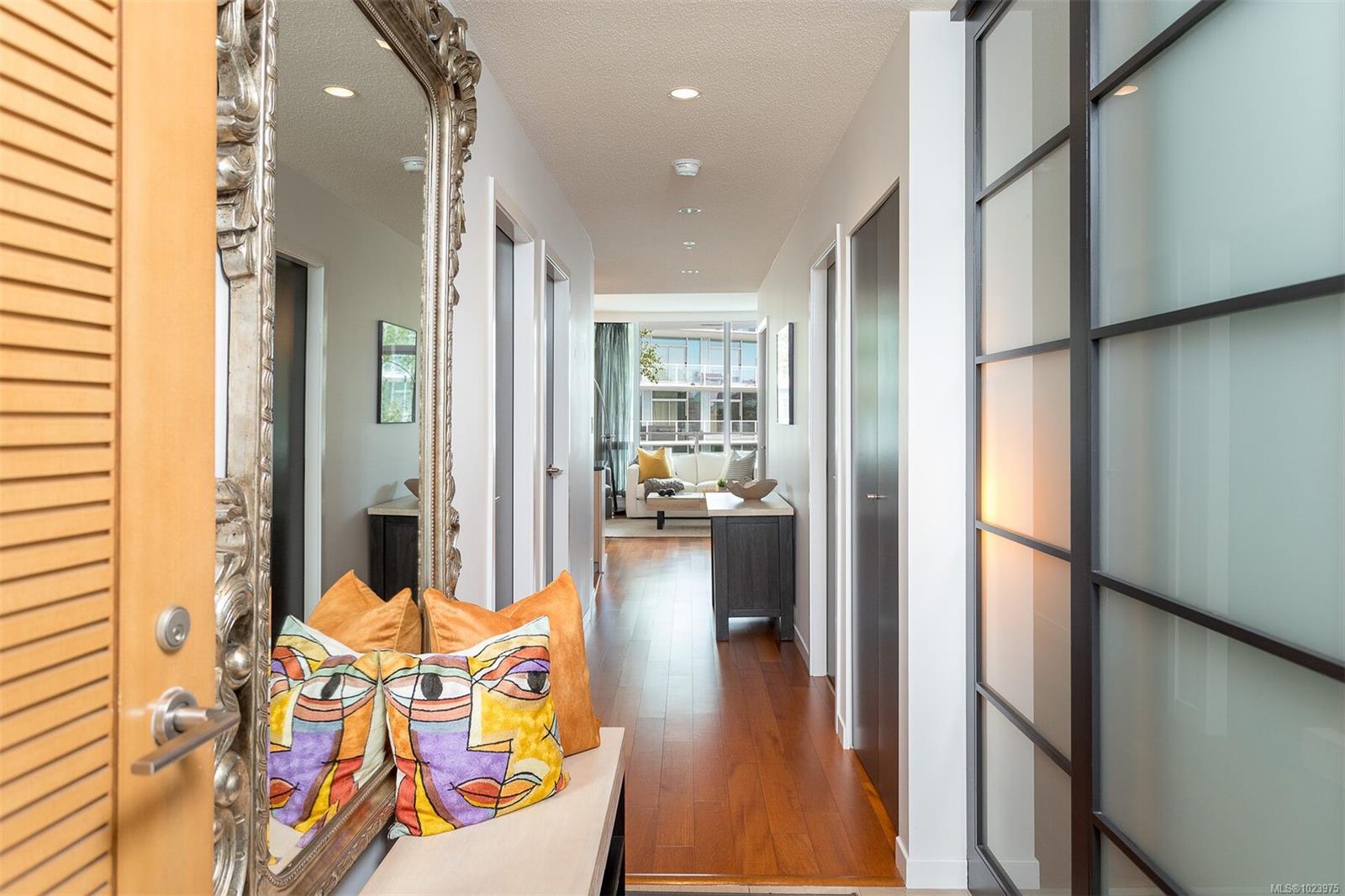 68 SONGHEES Rd #216