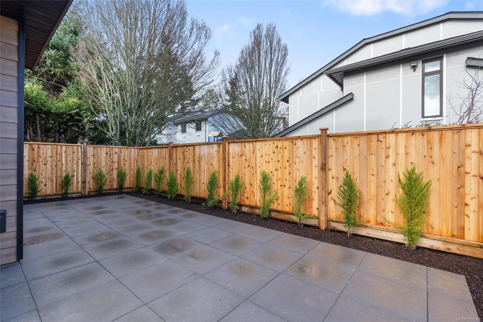 588 Whiteside St # 3