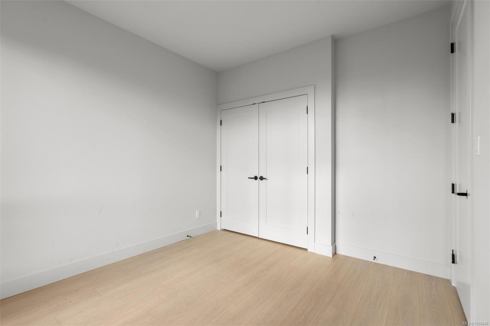 588 Whiteside St # 3