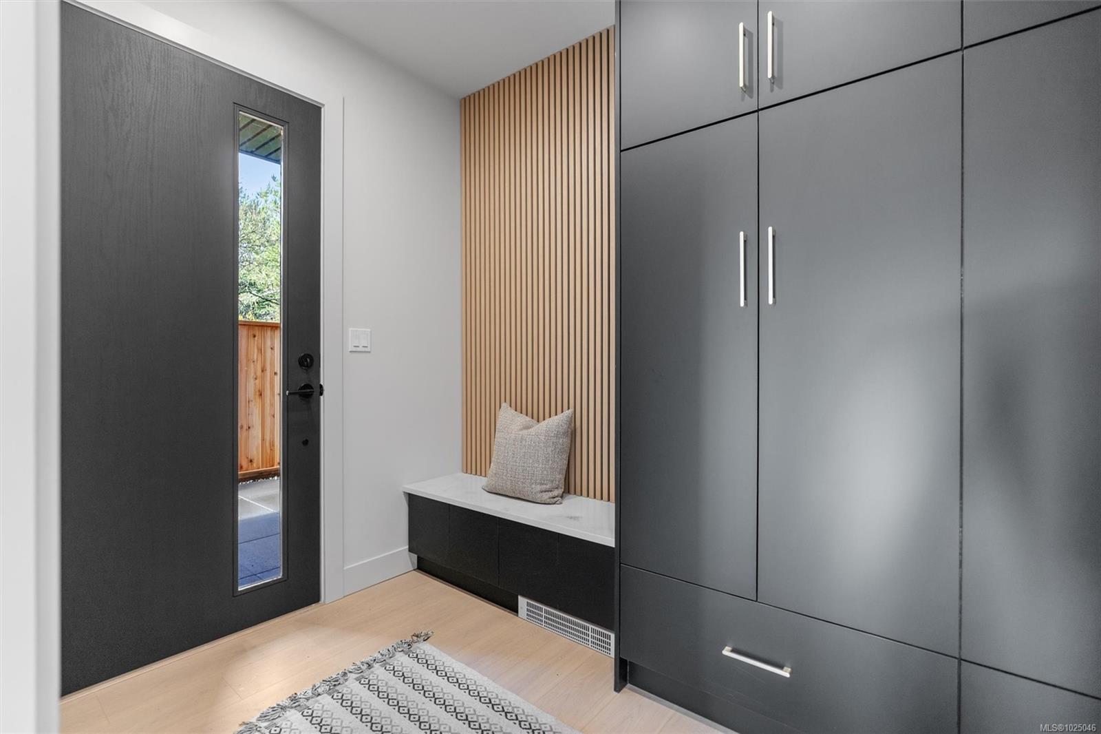 588 Whiteside St # 3