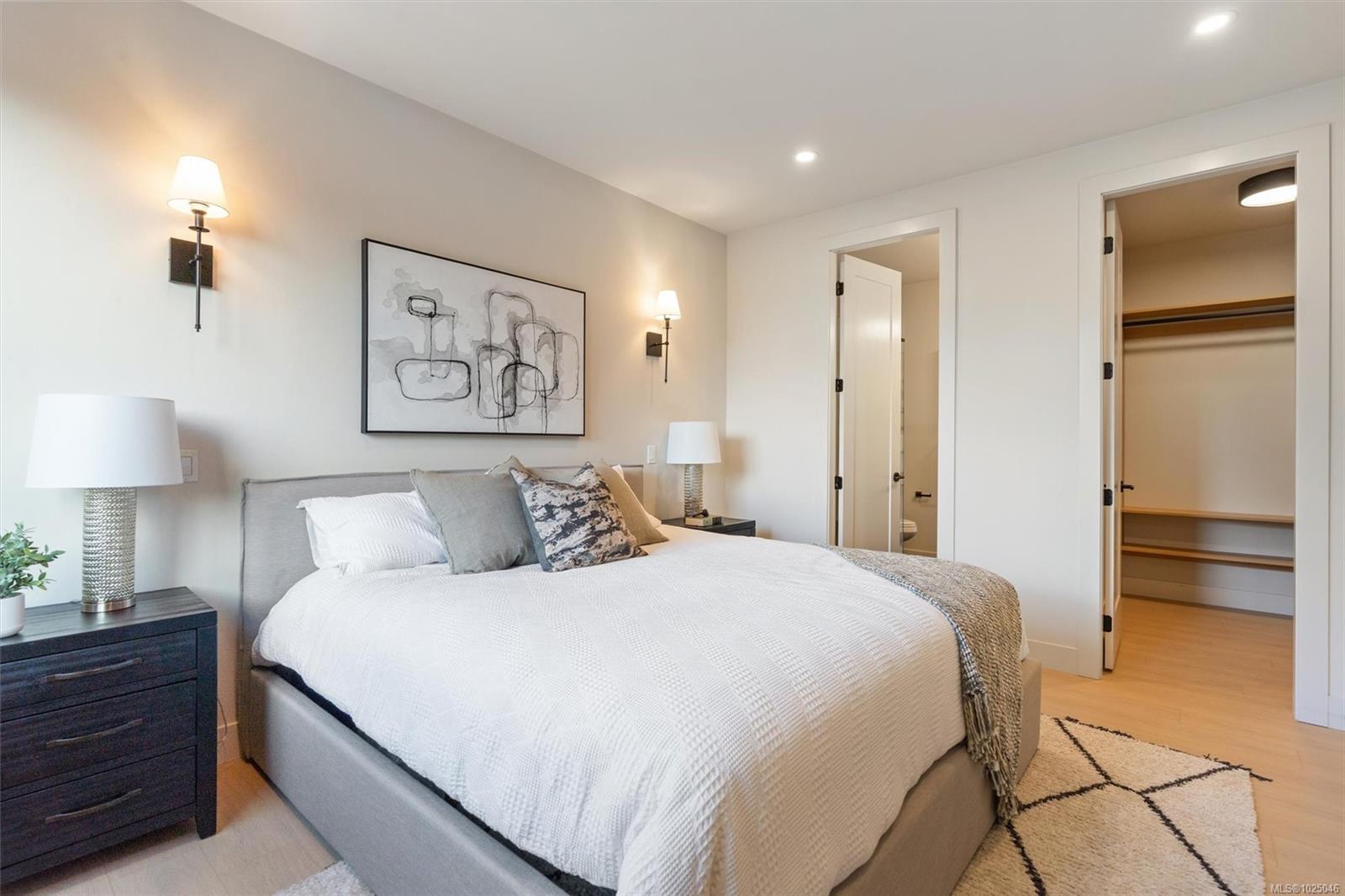 588 Whiteside St # 3