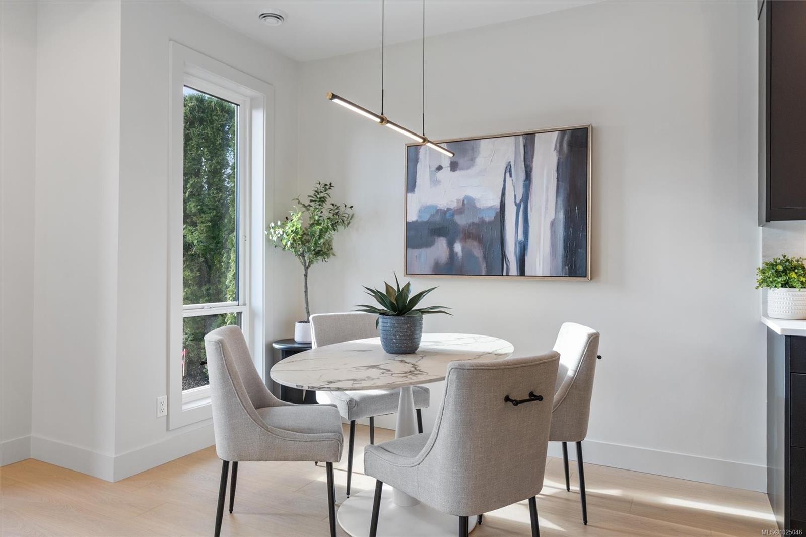 588 Whiteside St # 3