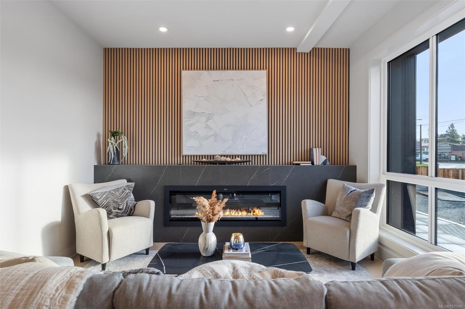 588 Whiteside St # 3