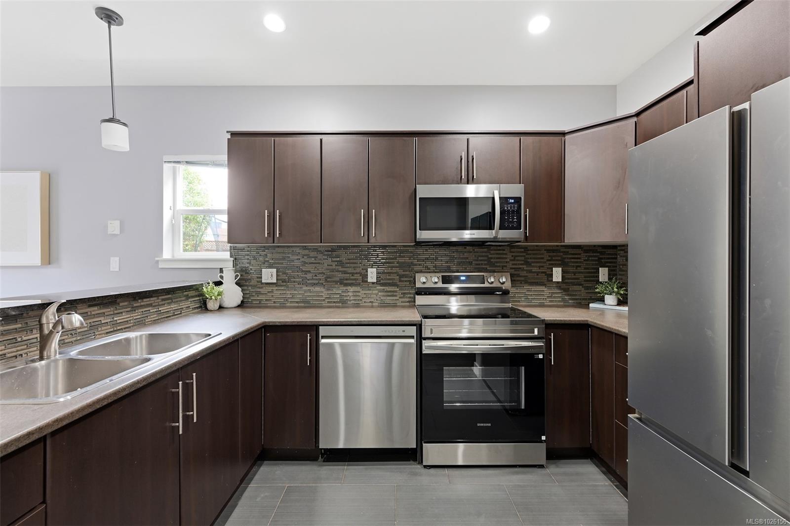 1184 Parkdale Creek Gdns