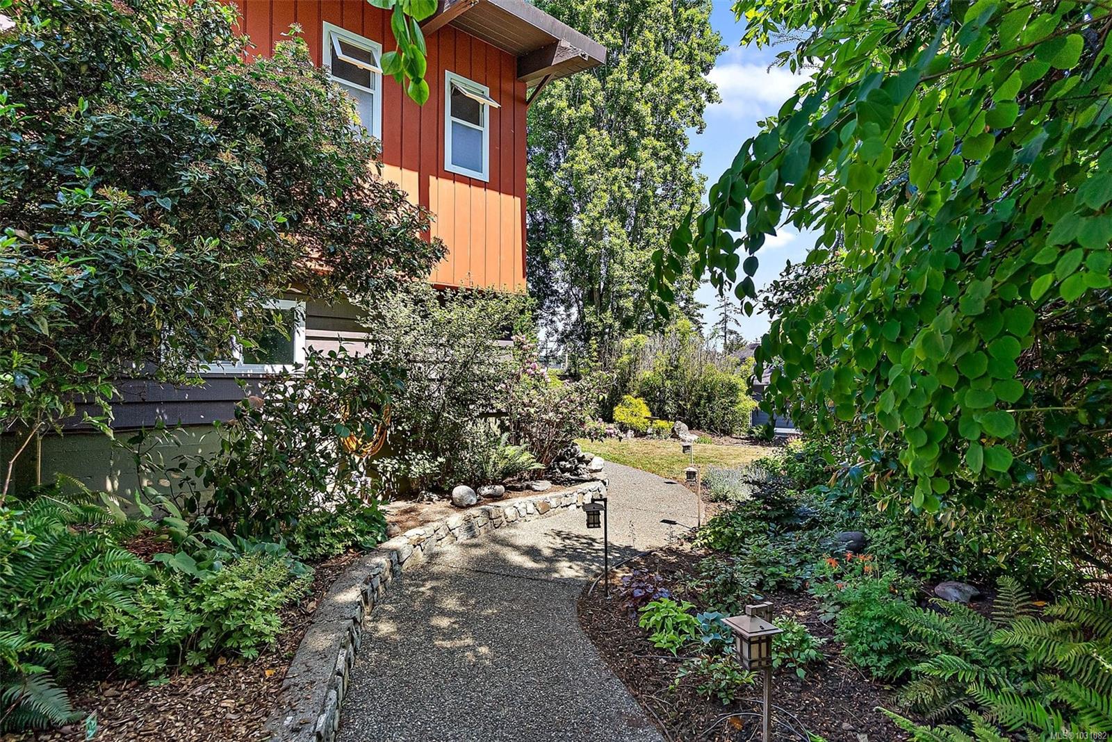 1413 Beatty St
