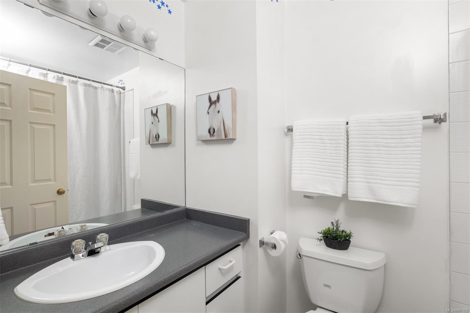 4540 West Saanich Rd Unit: 11