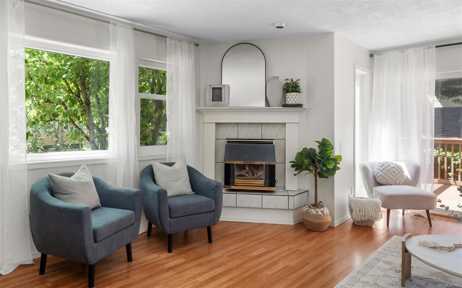 4540 West Saanich Rd Unit: 11