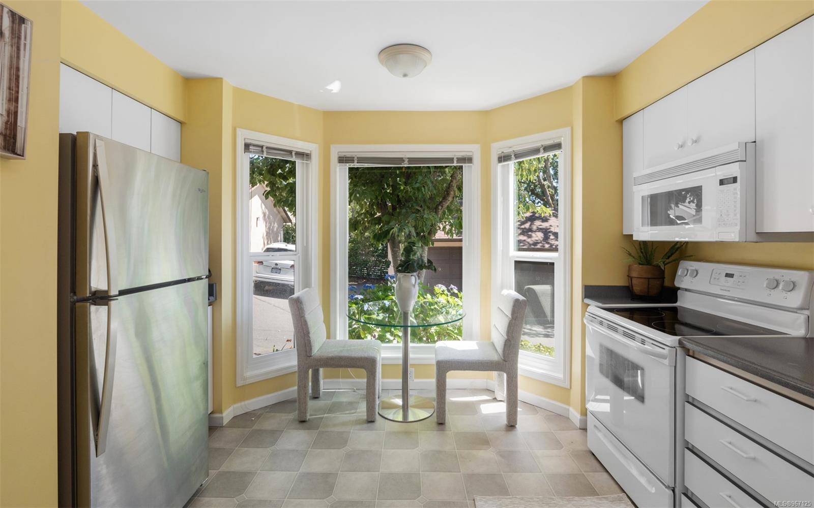 4540 West Saanich Rd Unit: 11